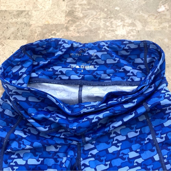 Vineyard Vines Yoga Pants Fitness Leggings Small Royal Blue Whale Print 23” - Picture 7 of 12